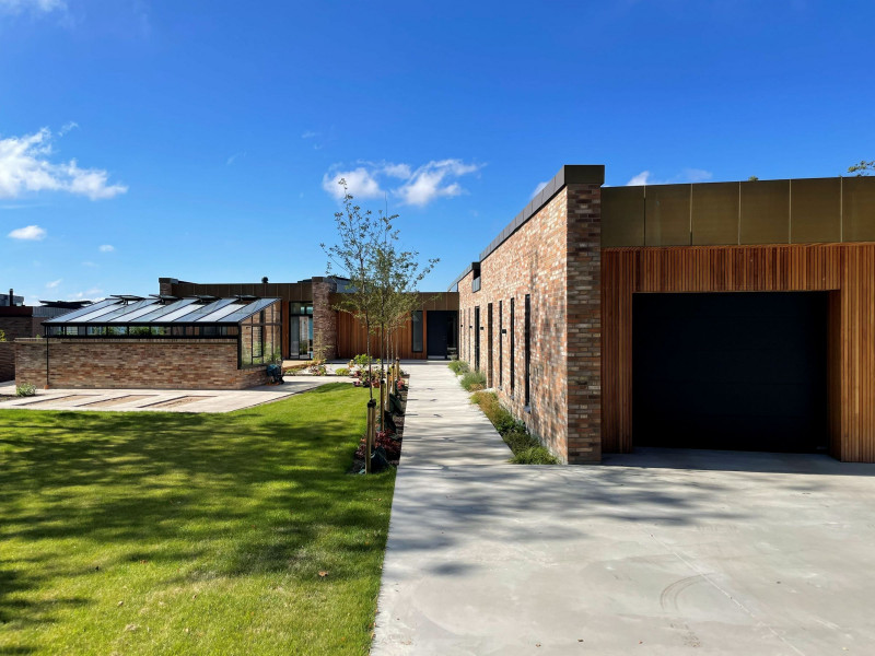 Eksklusiv arkitekttegnet villa ved vandet