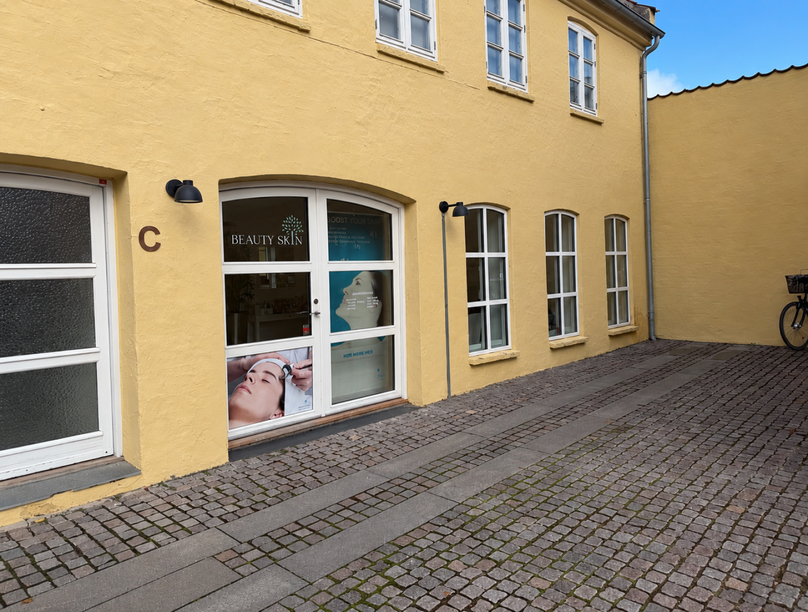 Fra garage til moderne kontormiljø