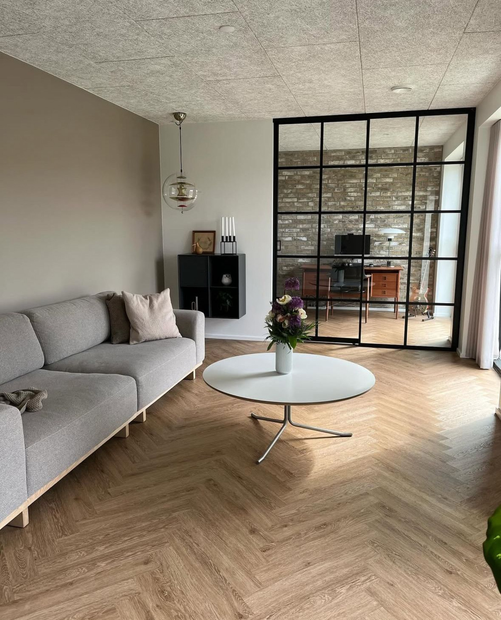 Arkitekttegnet villa – færdiggjort før konkurs