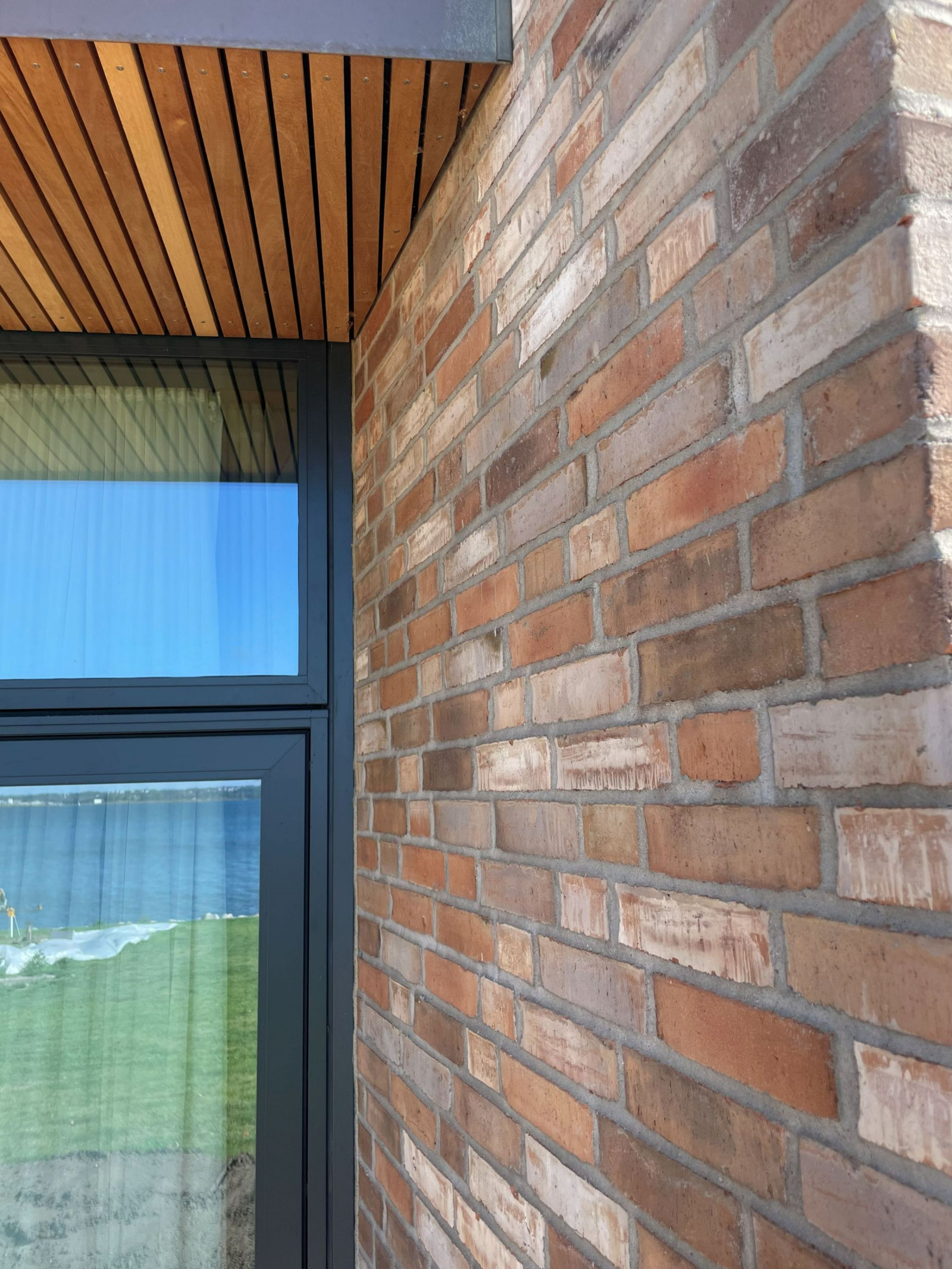 Eksklusiv arkitekttegnet villa ved vandet